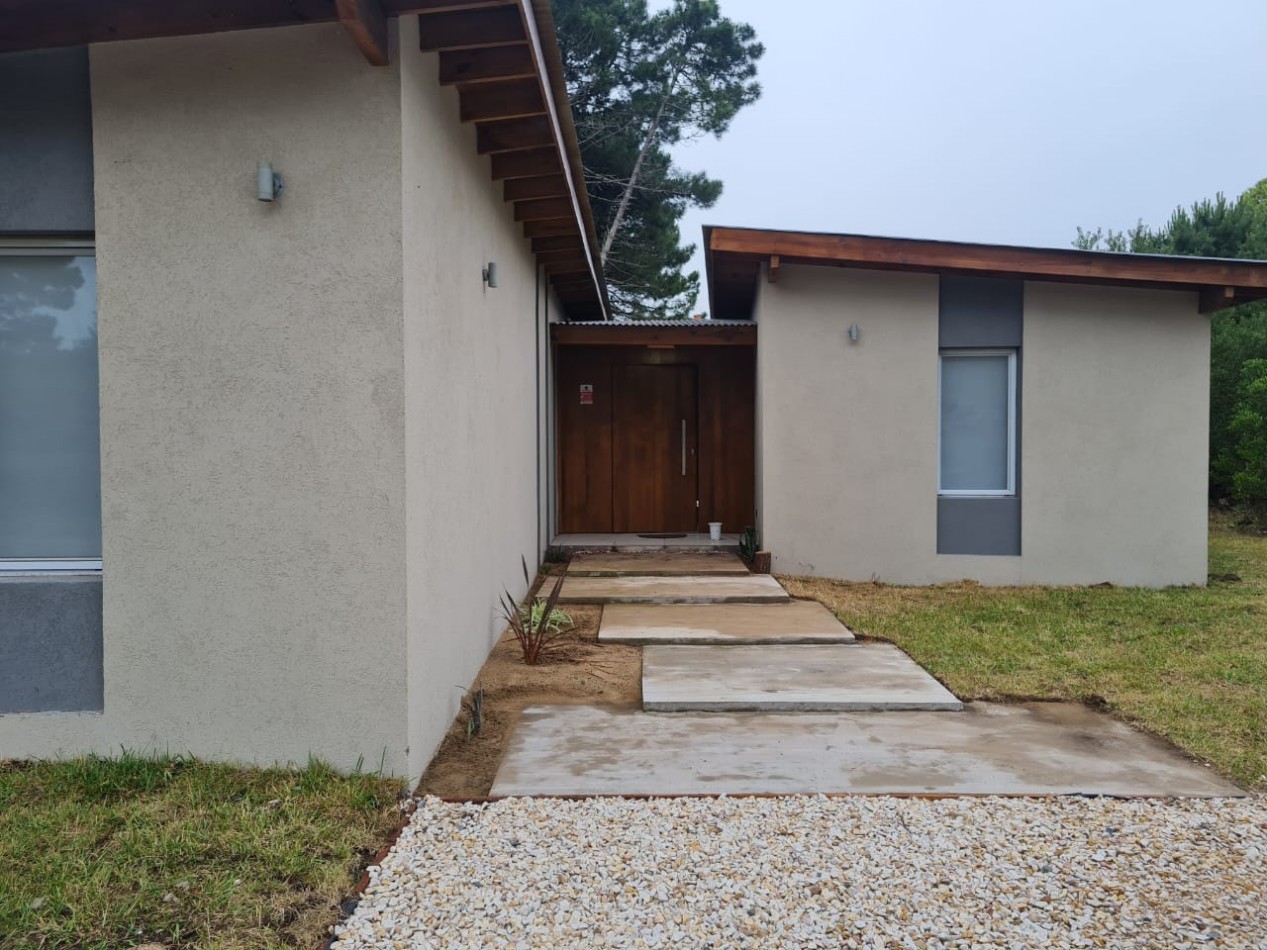 CASA EN VENTA PINAMAR BARRIO NAYADES