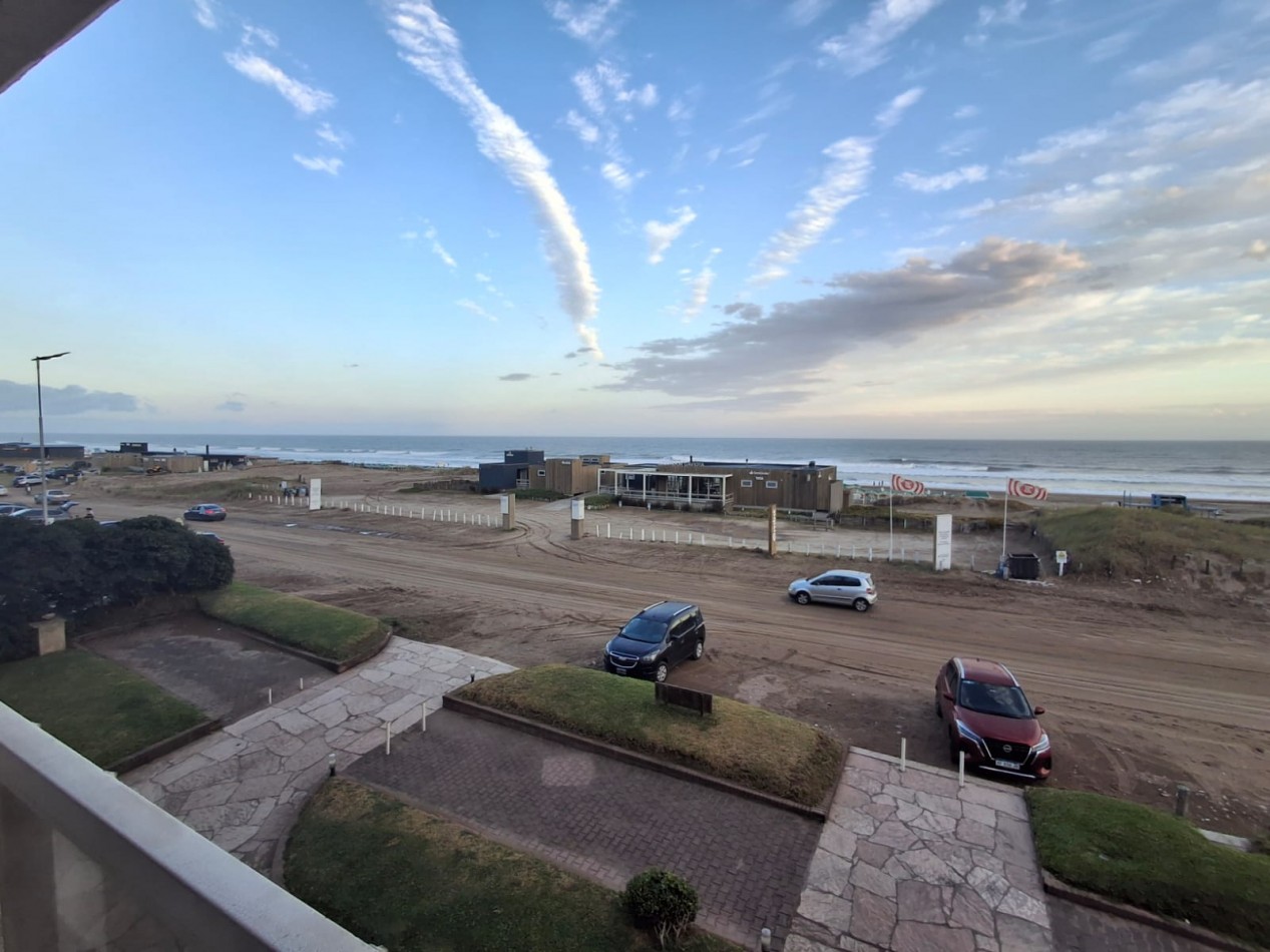 Alquiler Departamento Pinamar zona norte mar frente al mar con pileta